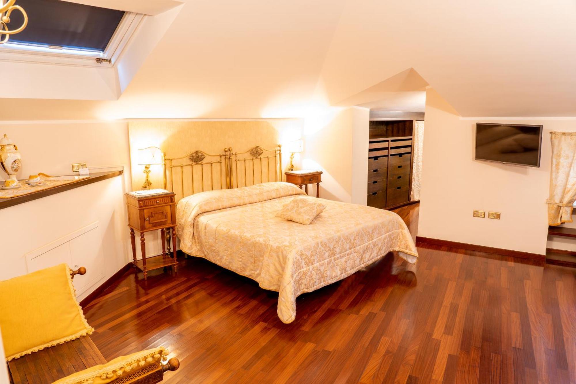 Real Borbone Bed & Breakfast Caserta Room photo